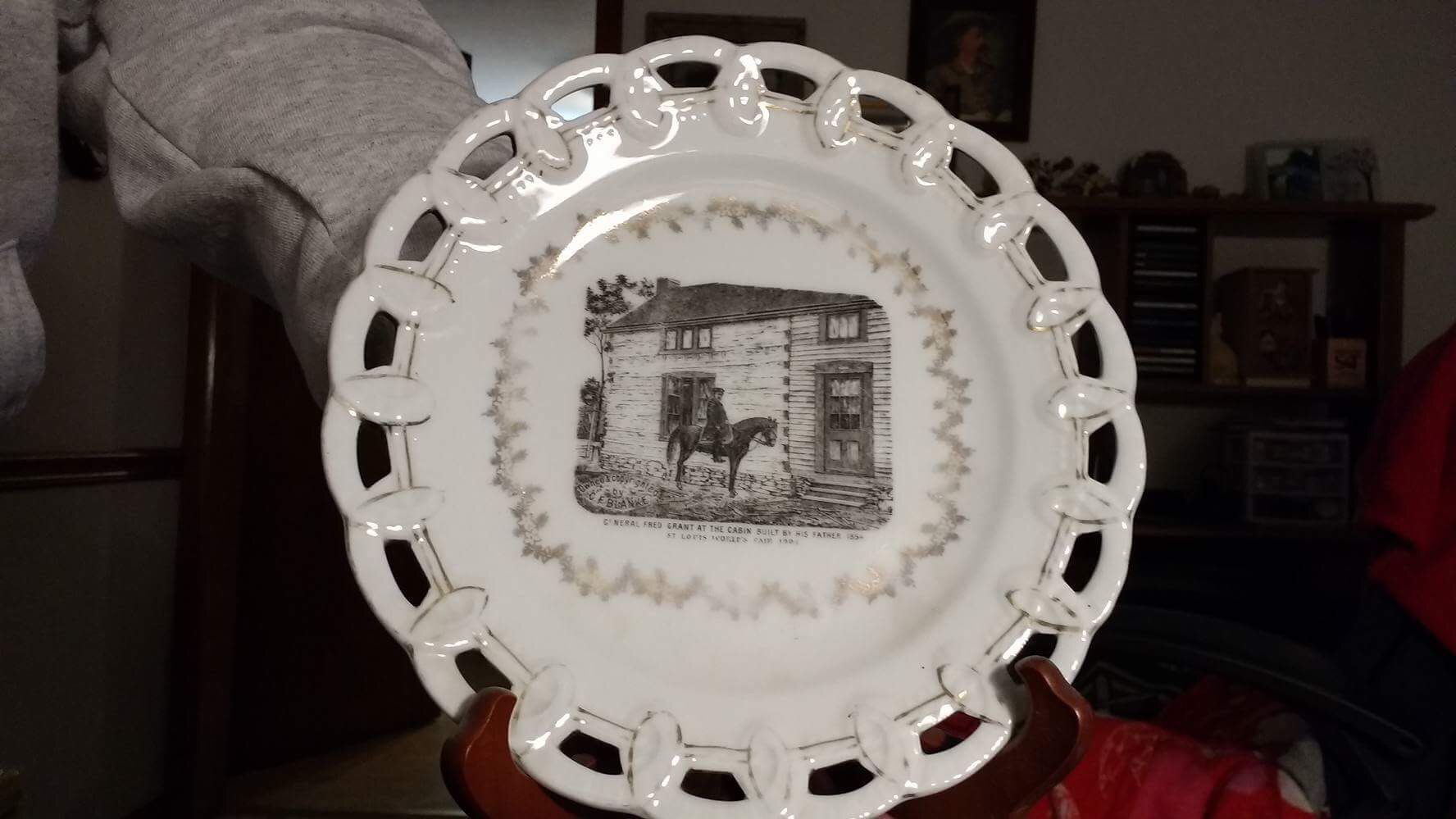 1904 World's Fair souvenir plate of Hardscrabble